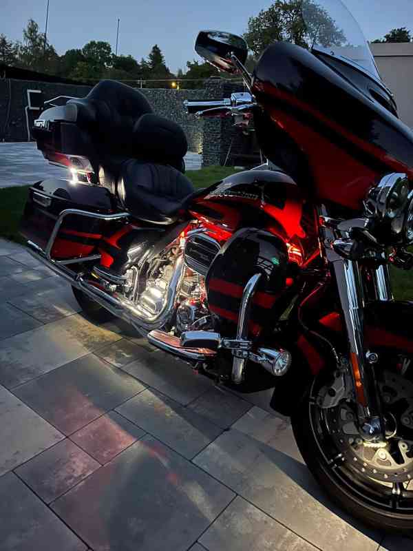 Harley-Davidson Electra Glide Ultra Classic CVO Limited - foto 6