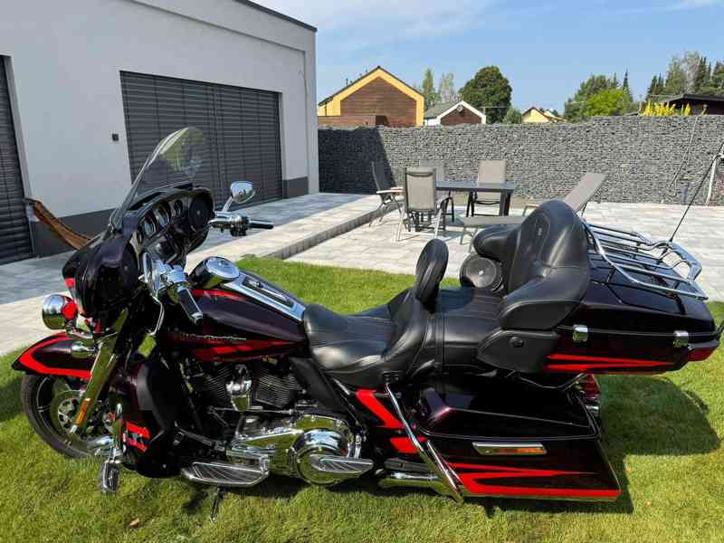 Harley-Davidson Electra Glide Ultra Classic CVO Limited - foto 13