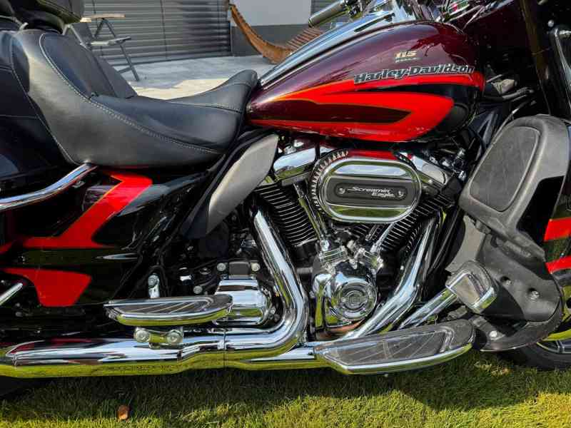 Harley-Davidson Electra Glide Ultra Classic CVO Limited - foto 12