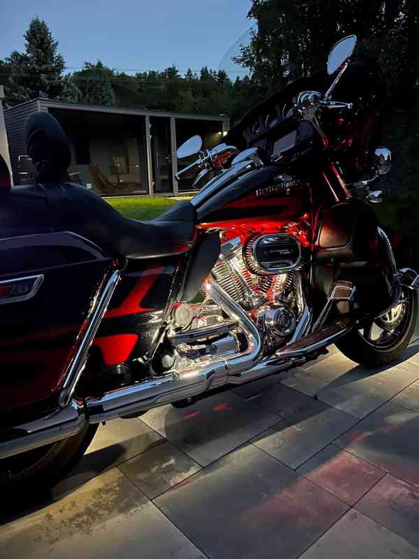 Harley-Davidson Electra Glide Ultra Classic CVO Limited - foto 7