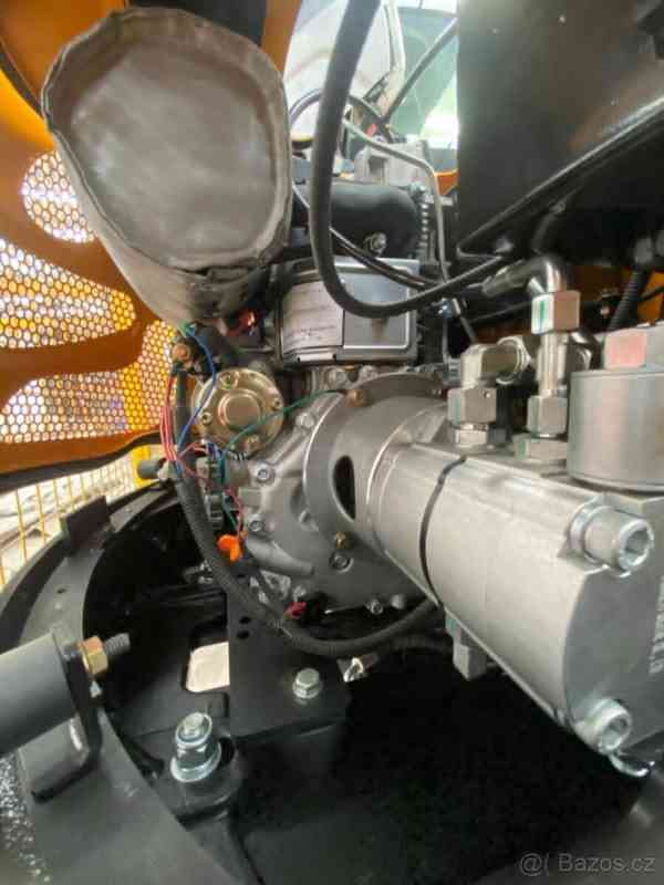 Prodám mini rypadlo / minibagr ZT12 (1200 kg) - foto 6