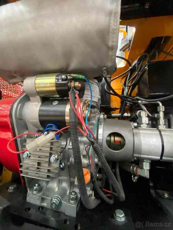 Prodám mini rypadlo / minibagr ZT12 (1200 kg) - foto 5