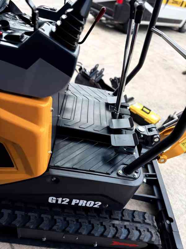Pásový minibagr GORILA G12 PRO2 !!PŘEDVÁNOČNÍ SLEVA 80 000,- - foto 9