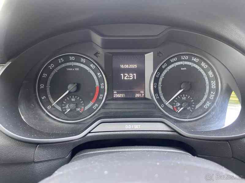 Škoda Octavia 2,0   3 SCOUT 4x4 - foto 13