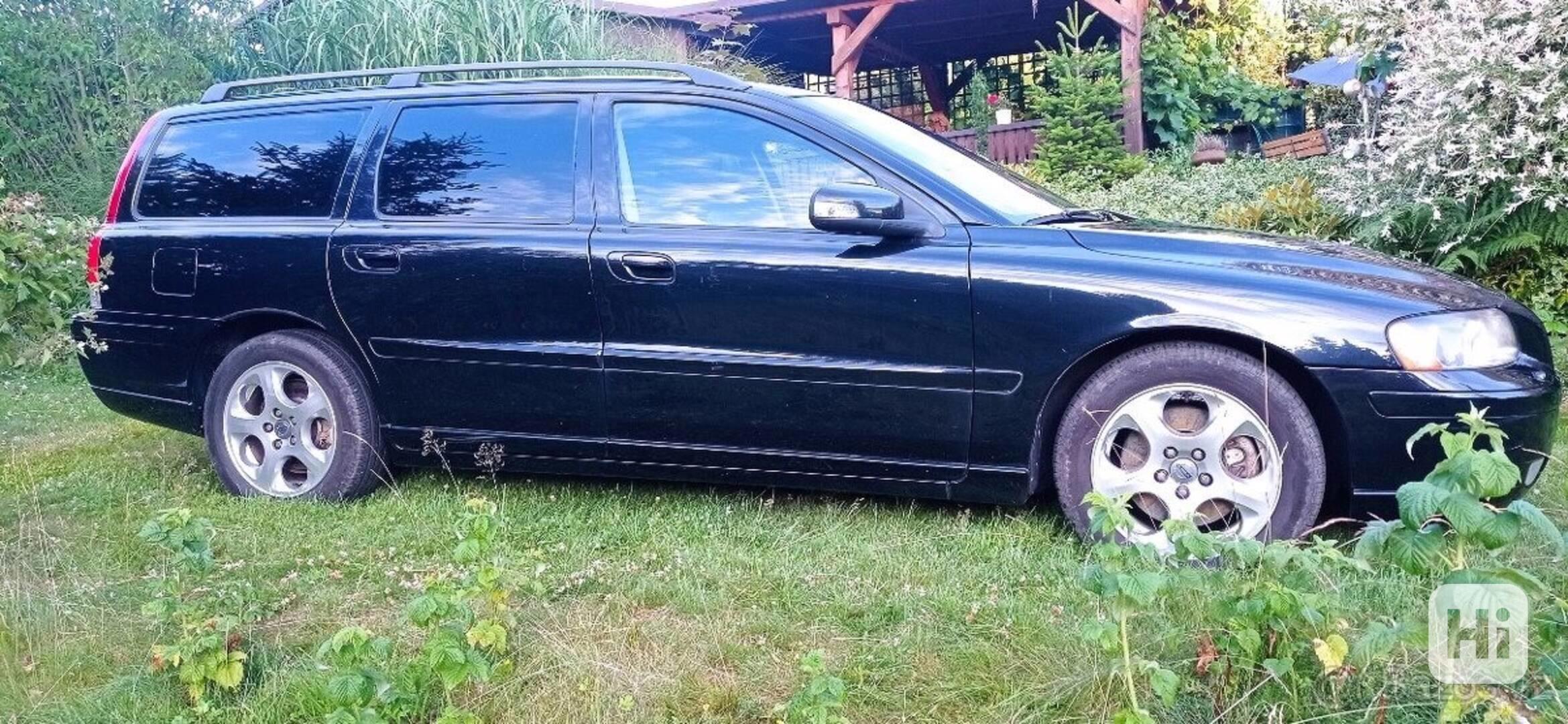 Volvo V70 2,4   D - foto 1