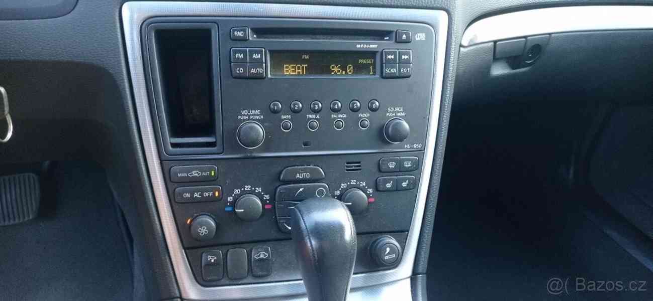 Volvo V70 2,4   D - foto 8