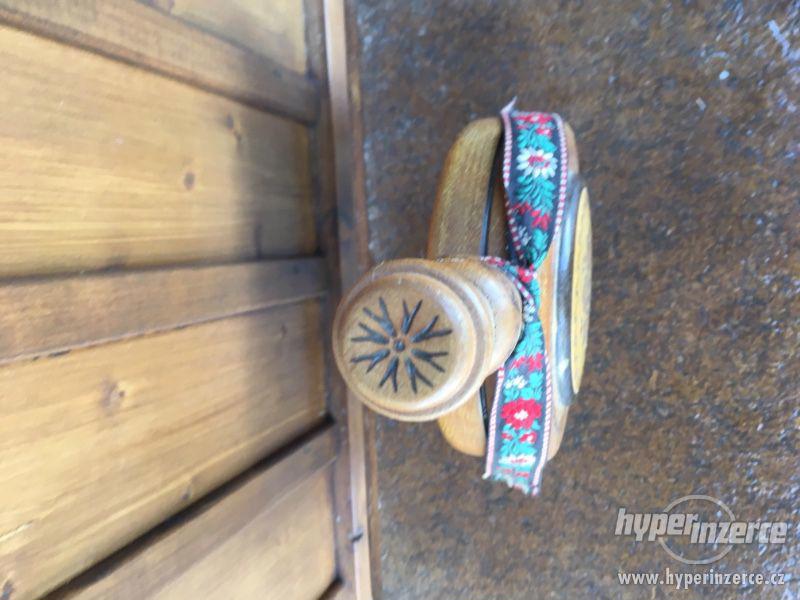 Dřevěná plaskačka - foto 4