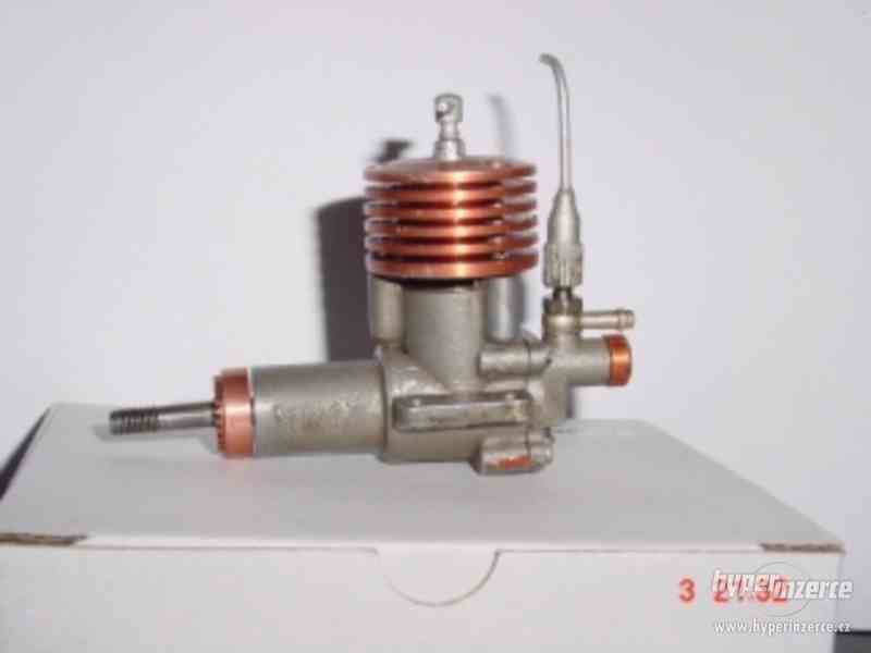 Modelářský motor - foto 1