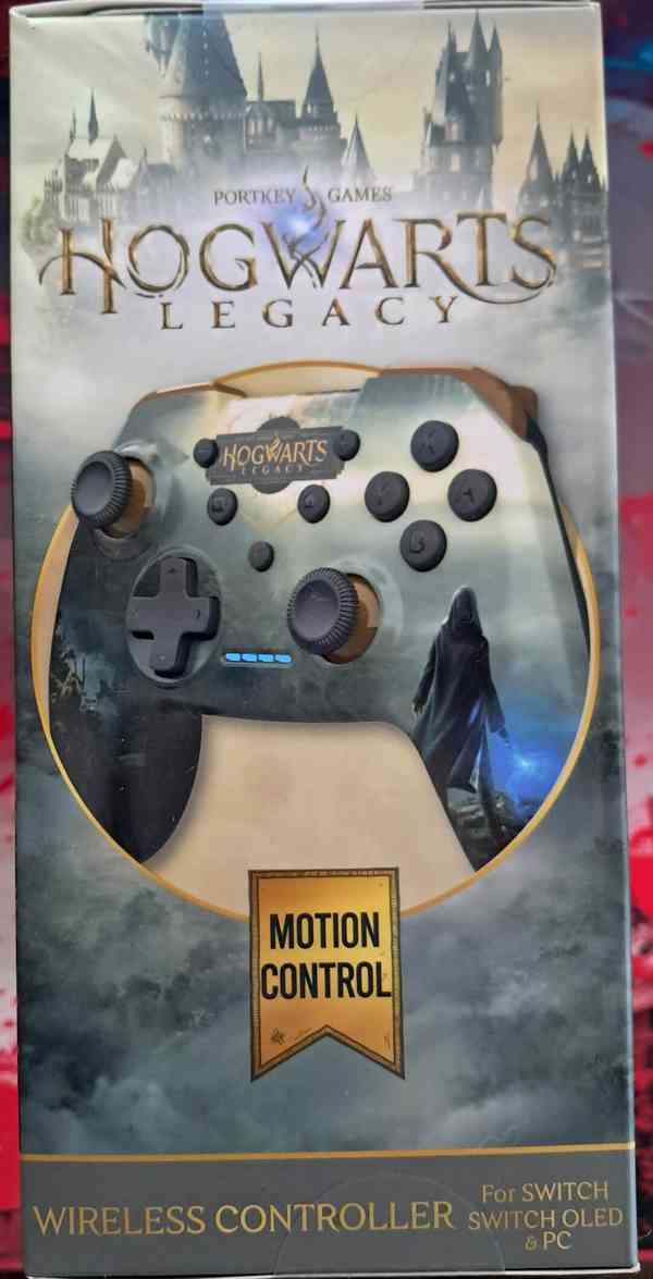 🎮 Bezdrátový ovladač Hogwarts Legacy – NOVÝ, SKLADEM 🎮 - foto 2