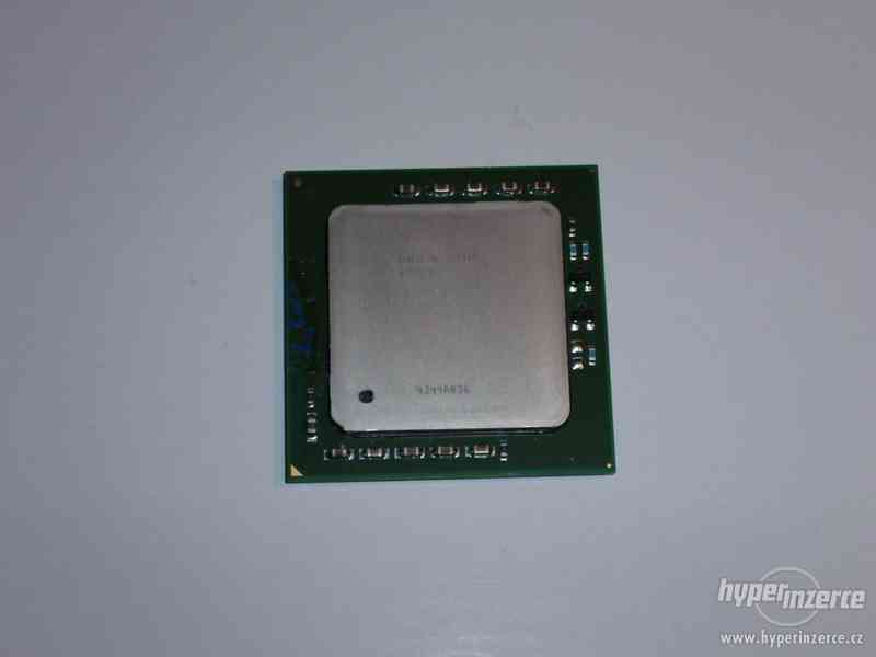 CPU Intel Xeon 2,8GHz FSB533/512kB L2 socket604 FCPGA - foto 1