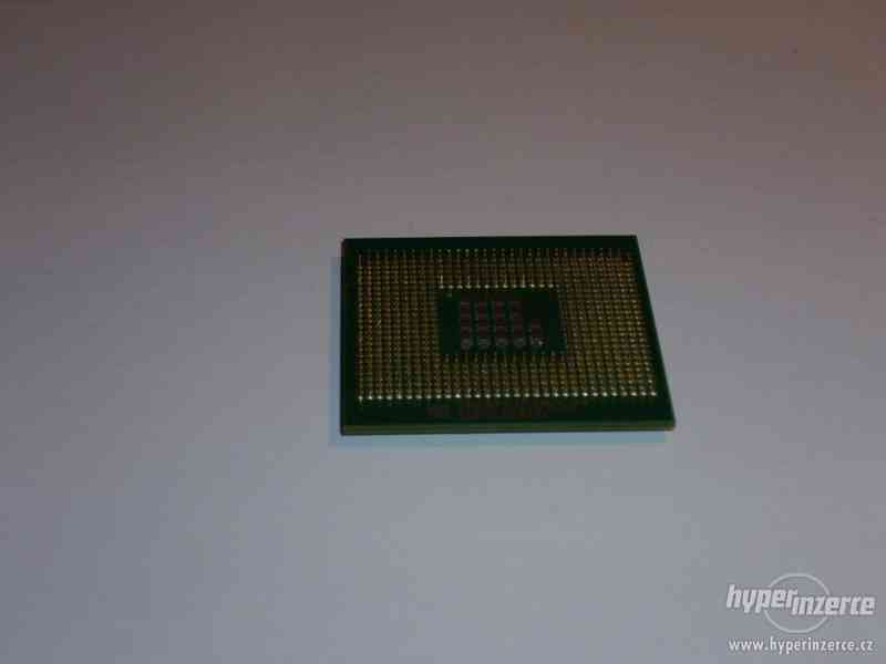 CPU Intel Xeon 2,8GHz FSB533/512kB L2 socket604 FCPGA - foto 3