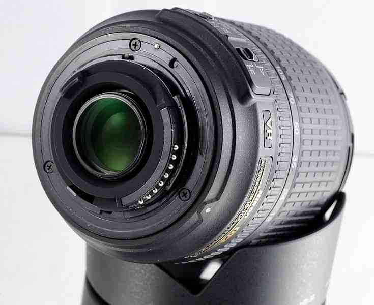 NIKON AF-S DX NIKKOR 18-105mm 1:3.5-5.6 G ED VR* - foto 4