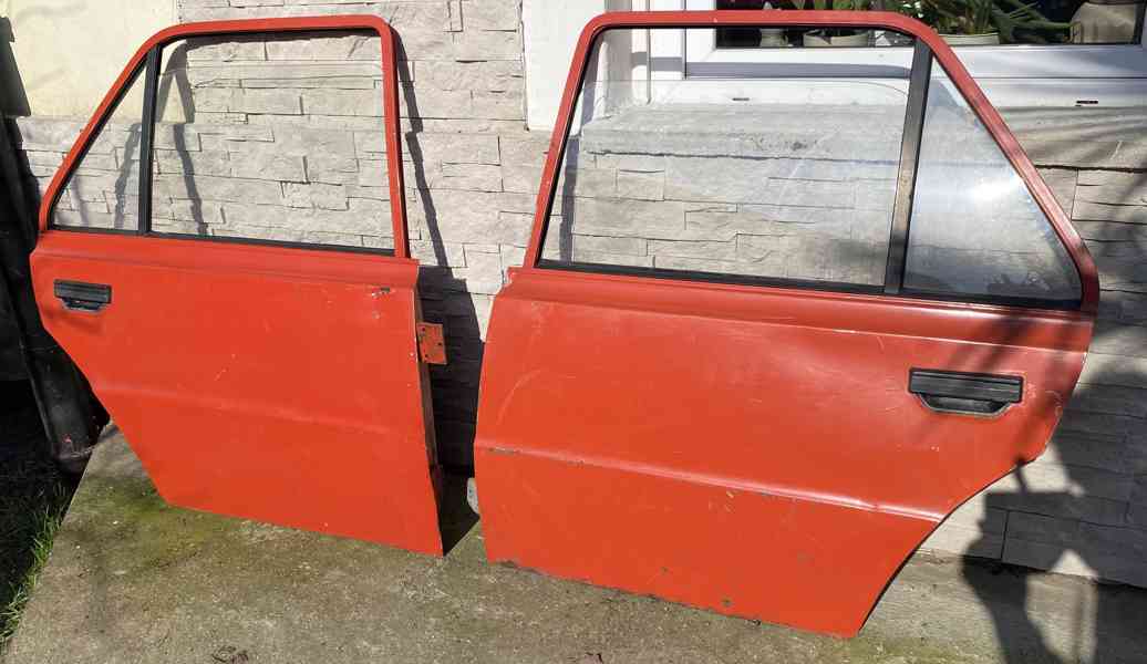 Dveře a kapota motoru Škoda 105, 120, 130 - foto 8