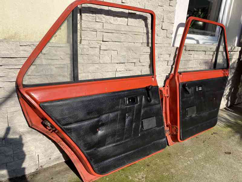 Dveře a kapota motoru Škoda 105, 120, 130 - foto 2