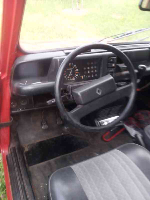 Renault 4 - foto 3