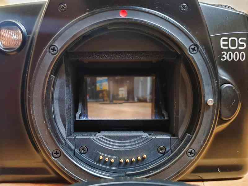 Canon EOS 3000 - foto 4