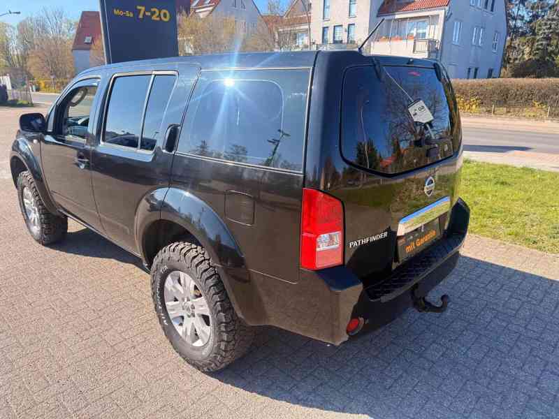 Nissan Pathfinder 2,5DCi 128kw - foto 3