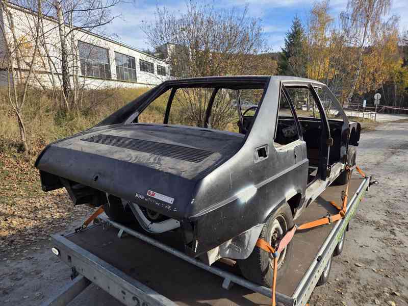 Tatra 613-1 (3) s TP - foto 1