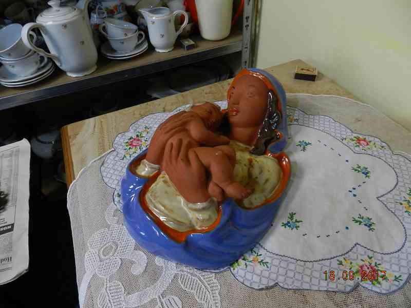 Starý Reliéf Panna Marie Madona Ježíšek Keramo Znojmo