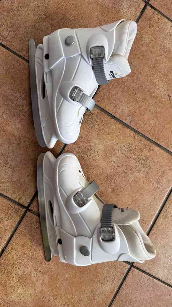 Dámské brusle stavitelné vel 33 - 36 - foto 2