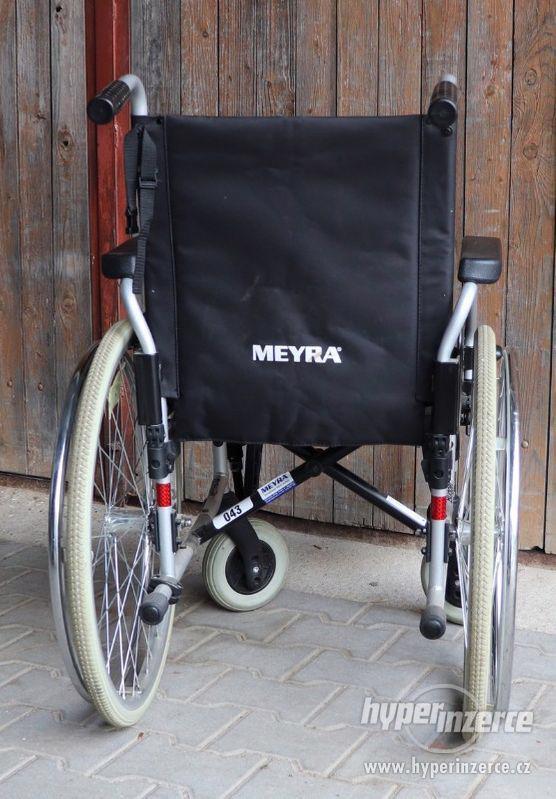 39.-Mechanický invalidní vozík Meyra. - foto 4