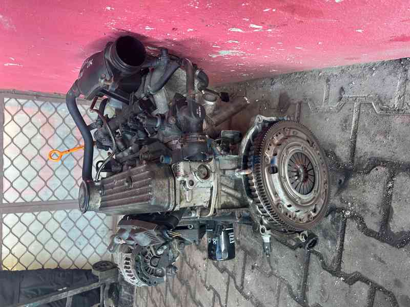 Motor 1,4 MPI 50KW AQW Škoda Fabia kompletní - foto 3