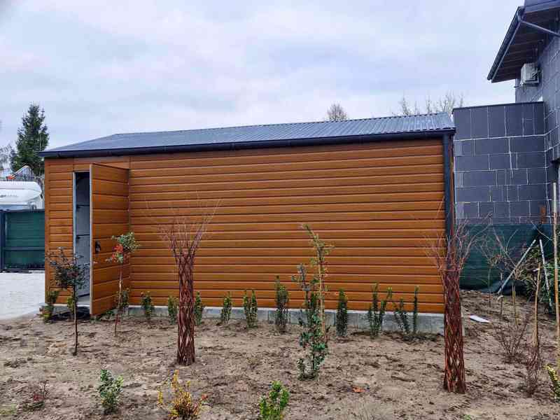Plechova garáž 5x6m - sekční vrata - dveře - zlatý dub TS930 - foto 3