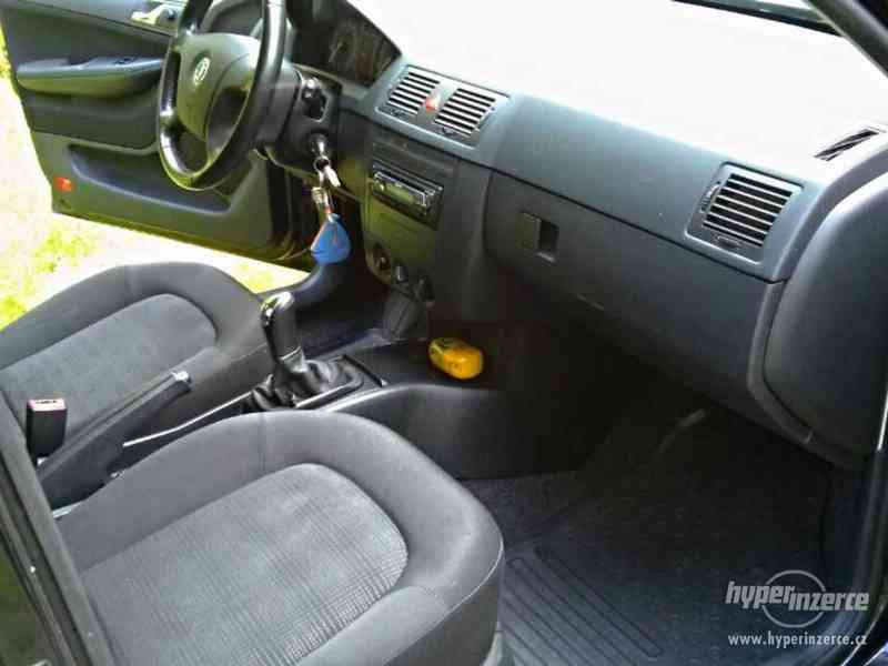 Škoda Fabia 1.2 HTP 47 kW - foto 12