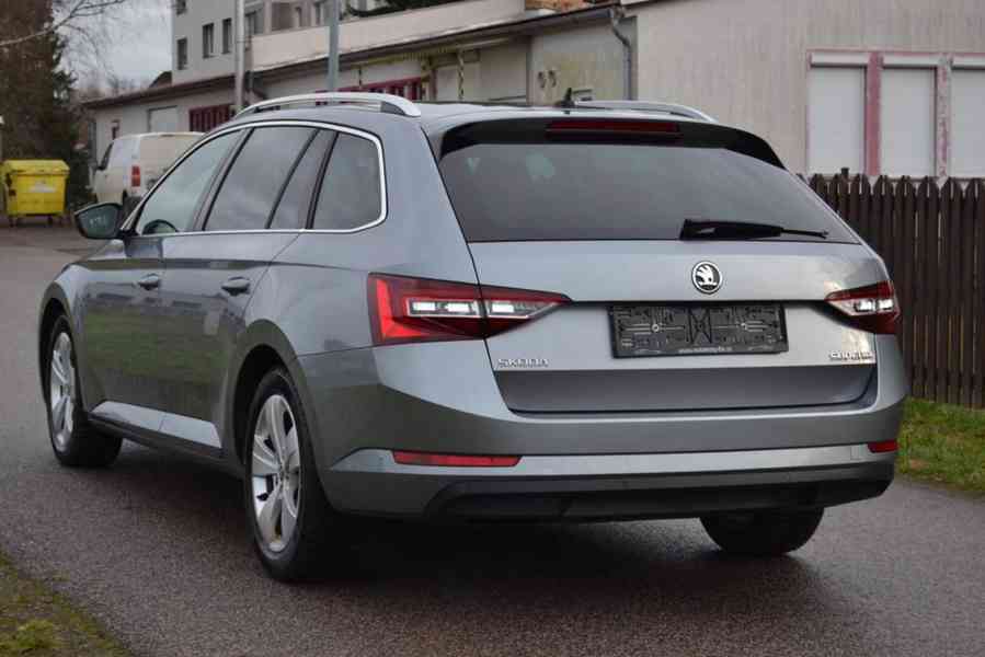 Škoda Superb 2.0 TDI 110kW Style+ DSG kombi - foto 2
