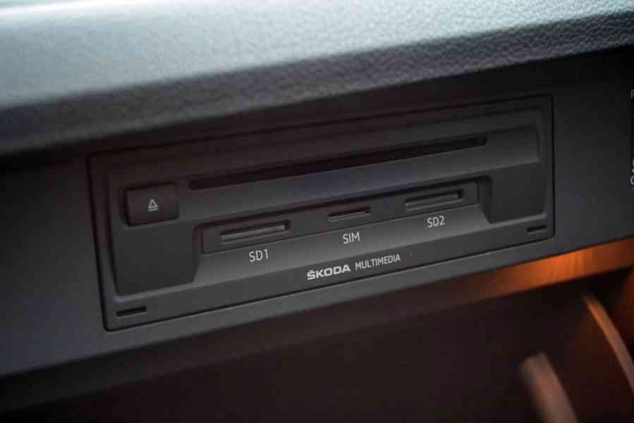 Škoda Superb 2.0 TDI 110kW Style+ DSG kombi - foto 20