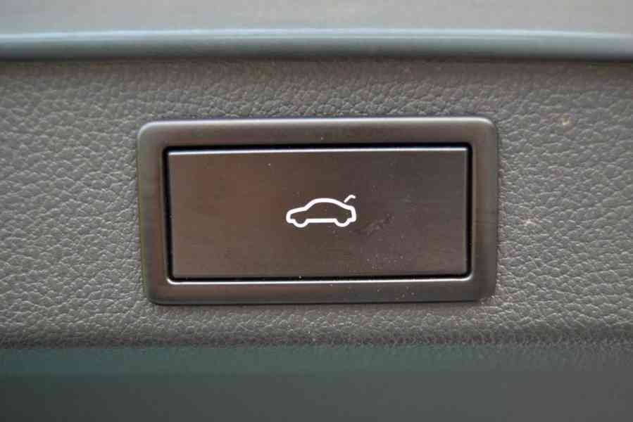 Škoda Superb 2.0 TDI 110kW Style+ DSG kombi - foto 12