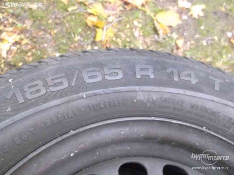Plechové disky 14" včetně letních pneu 185/65 - foto 2