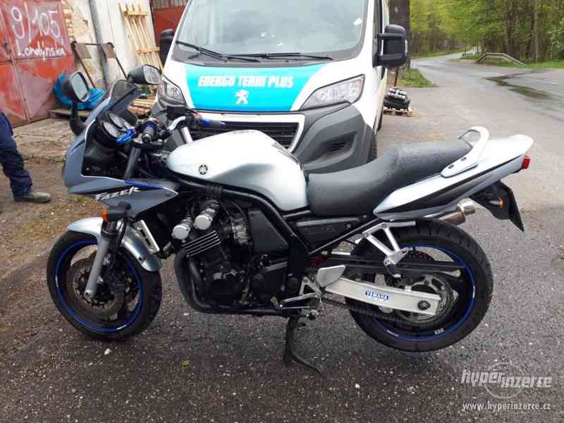 Yamaha FZS 600 Fazer - foto 3