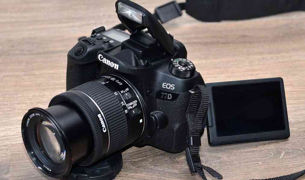 Canon EOS 77D + EF-S 18-55mm  15 500 Exp. - foto 5