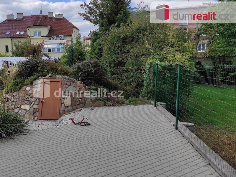 Rodinný dvougenerační dům v Plzni na Slovanech - foto 1