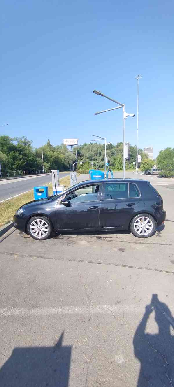 VW GOLF 6 1.4 TSI 90 kW - SLEVA!!! - foto 2