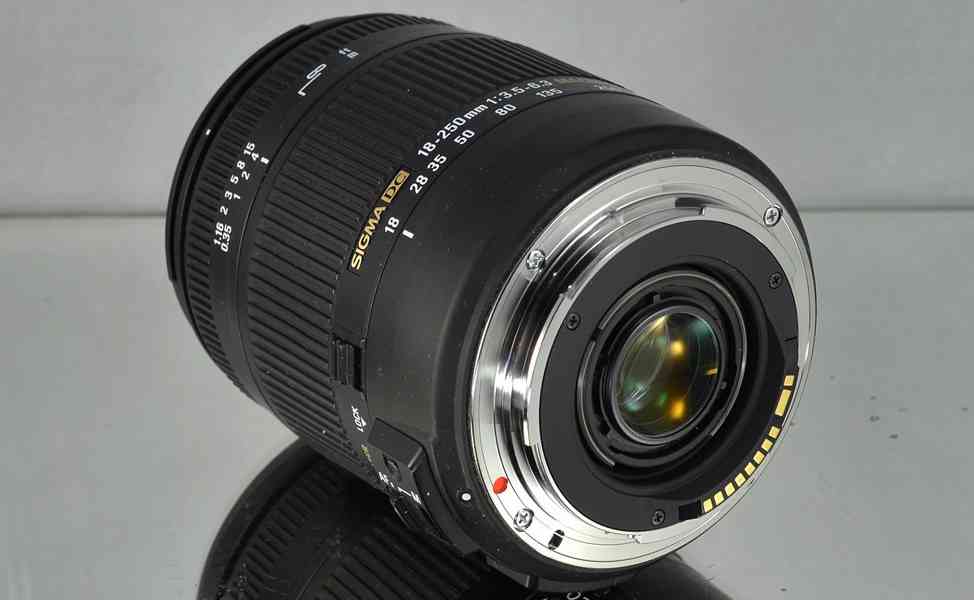 pro Canon - Sigma DC 18-250mm 1:3.5-6.3 HSM OS *UV - foto 5