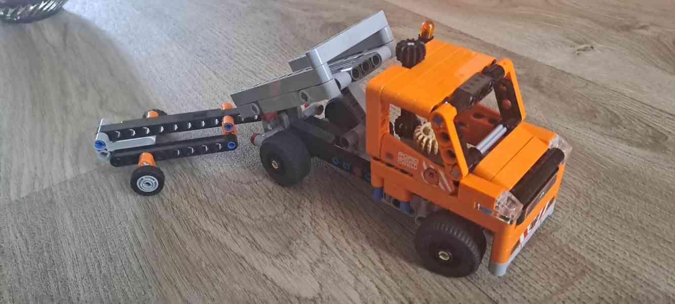 Lego technic 42060 (dopravní služby) - foto 5