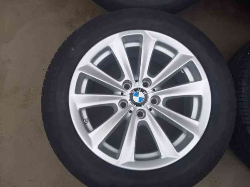 Alu kola originál BMW 8x17 5x120 ET30 225/55R17 TOP STAV - foto 5