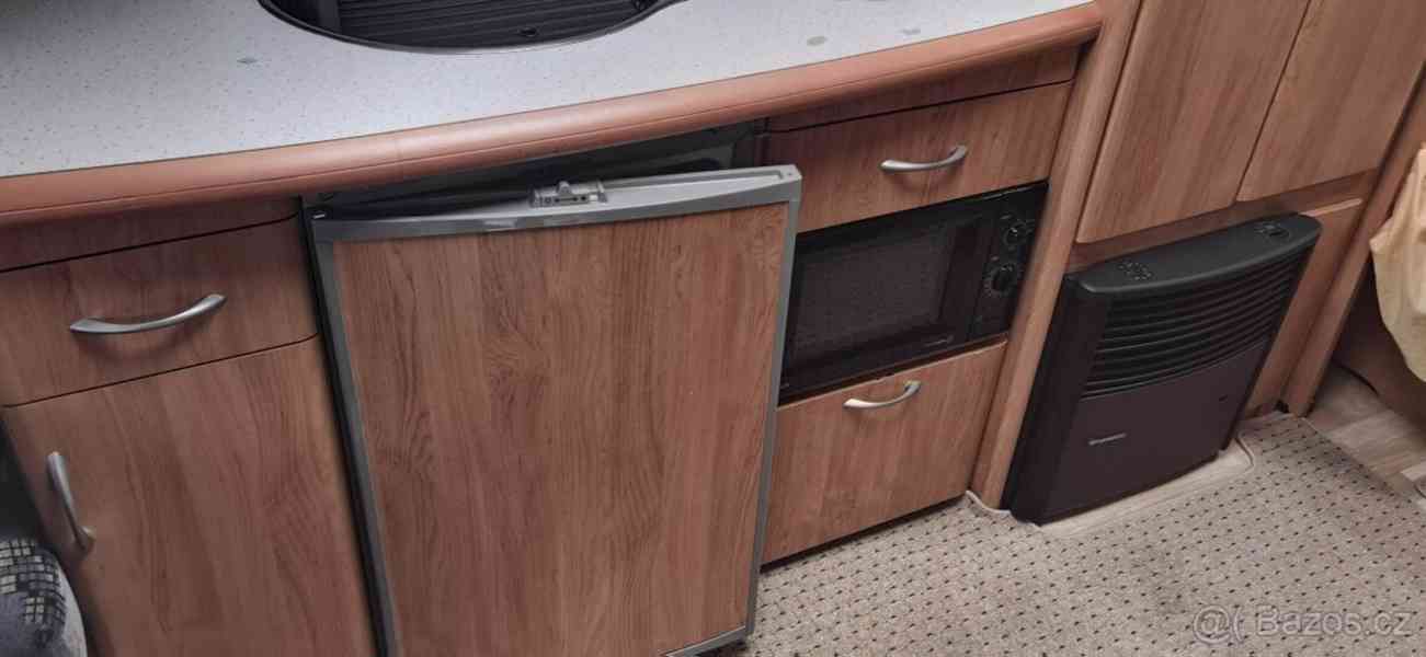 Prodám karavan Hobby Excelent   - foto 3