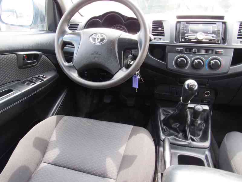 Toyota Hilux 2,5D4D 106kw - foto 5