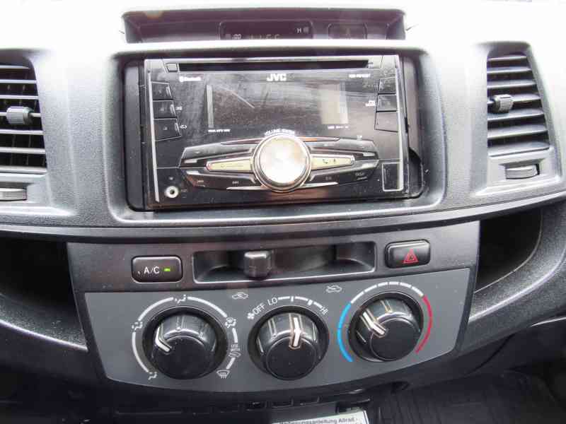 Toyota Hilux 2,5D4D 106kw - foto 17