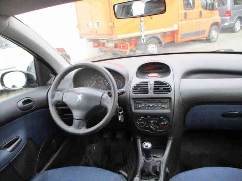 Peugeot 206 1,4 HDI TAŽNÉ ZAŘÍZENÍ - foto 5