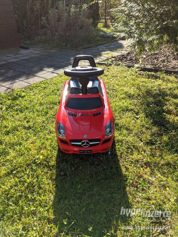 Odrážedlo plastové Buddy Toys Mercedes Benz (červené)