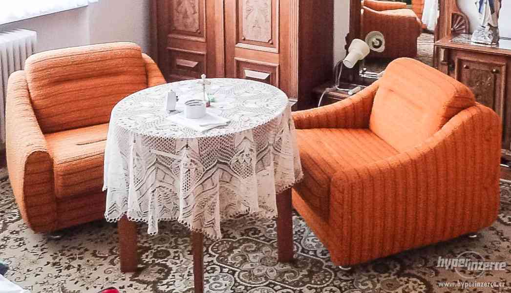 Prodám starobylý nábytek z ložnice - foto 1