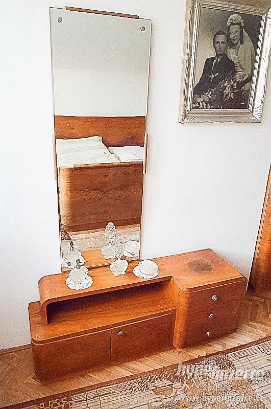 Prodám starobylý nábytek z ložnice - foto 7