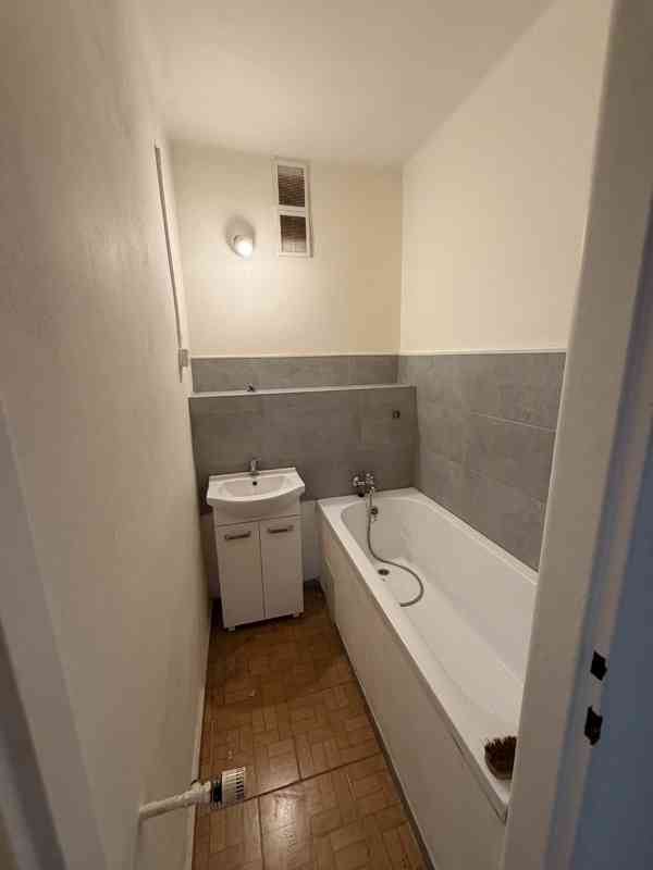 Pronájem bytu 2+1v Ov v ulici Tř. Budovatelů - foto 5