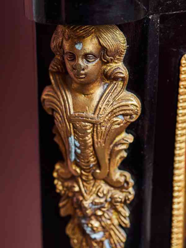 Komoda Boulle s mramorovou deskou - foto 8