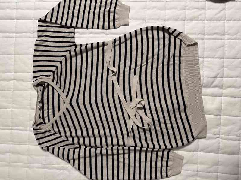 set svetrů a šat pro těhotné - foto 8