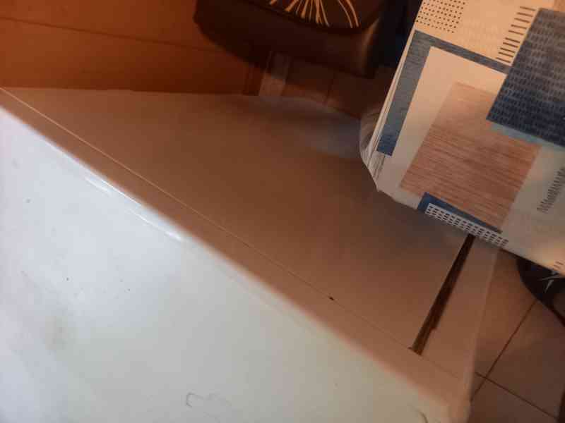 Starší lednička Zanussi s mrazákem, plně funkční. - foto 4